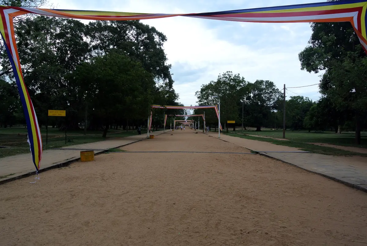 The path toward the Kiri Vehera stupa in Kataragama