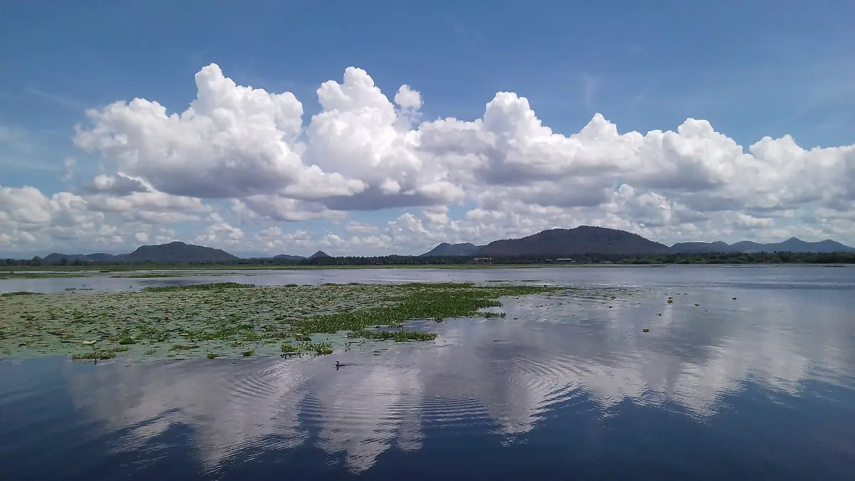 Tissa Wewa reservoir at Tissamaharama