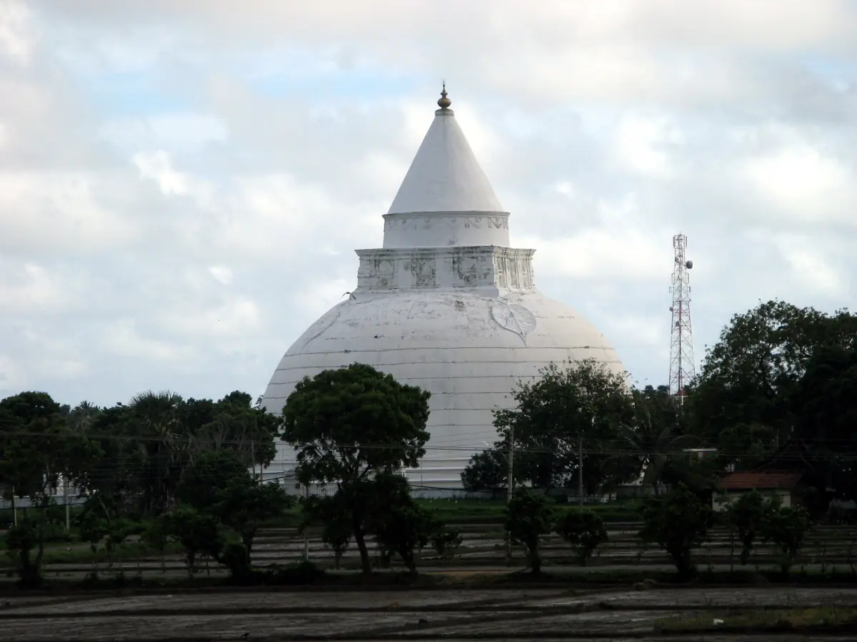 The white Tissamaharama dagoba